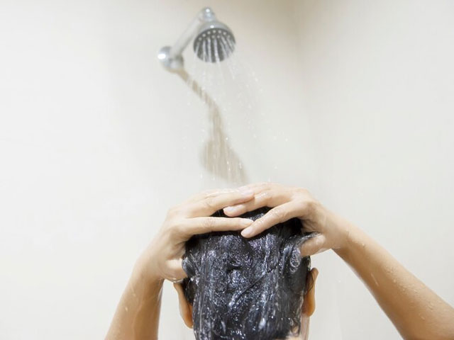 مو های خود را با آب سرد بشویید